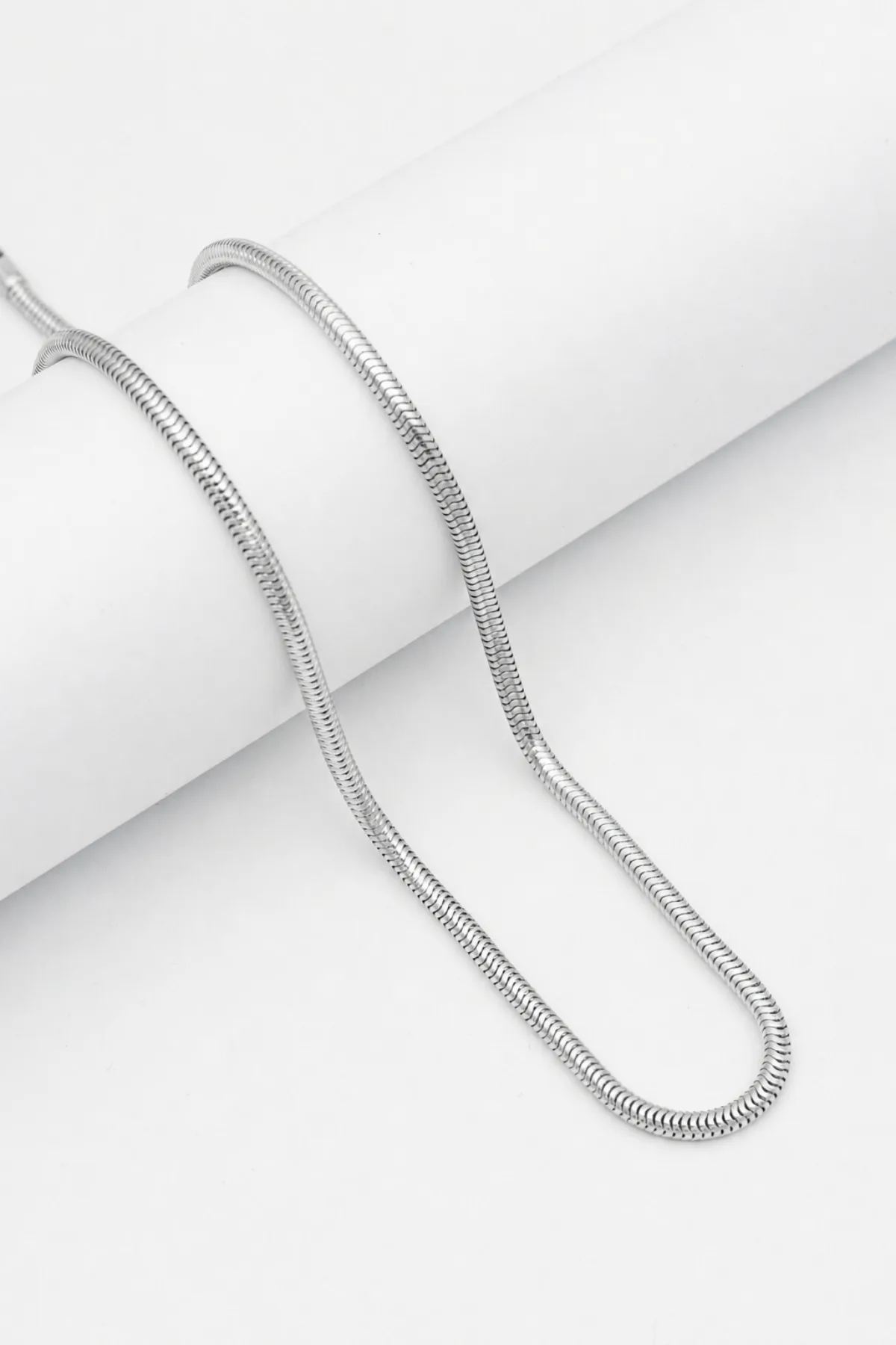 Yuvarlak Yılan Paslanmaz Çelik İtalyan Zincir Kolye - Gümüş Renk - 65 cm - 4 mm Kalınlık